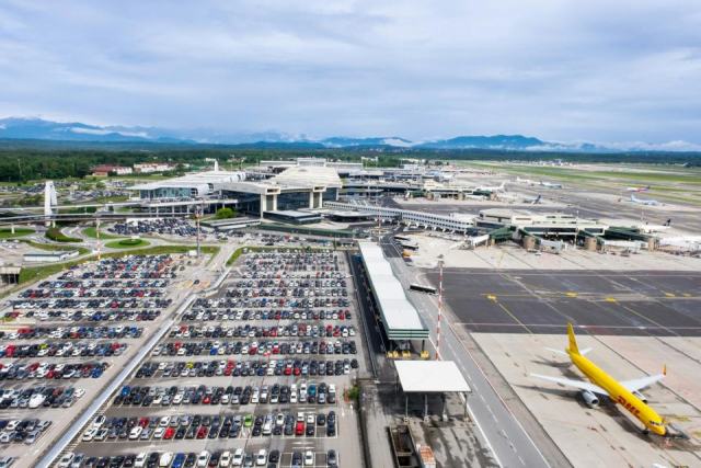 Stationnement aéroport de Nantes : guide des parkings et tarifs