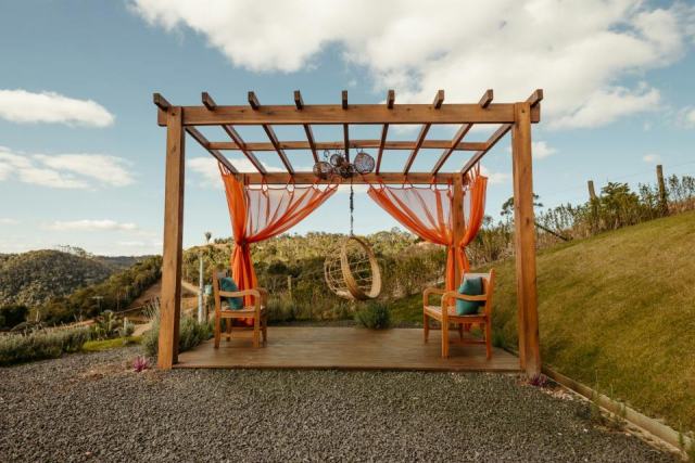 Pergola et véranda en kit : montage soi-même facile Véranda et pergola en kit : tout pour monter soi-même son espace extérieur